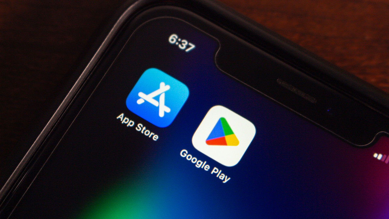 App Store ve Play Store’da çıplaklık alarmı